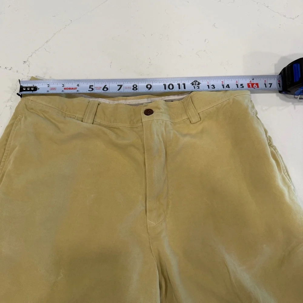 Tommy Bahama Men’s Light Tan Flat Front Shorts - 34